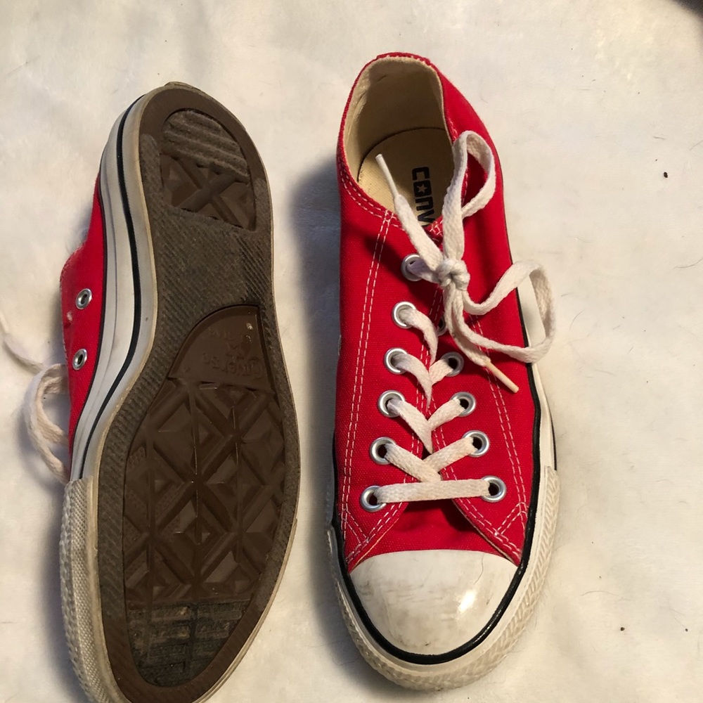 Converse Tennis Shoes